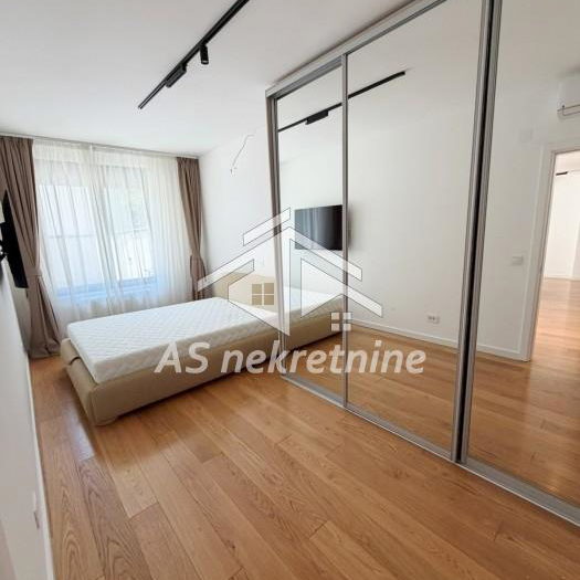 Trosoban stan za izdavanje, Crveni Krst Vračar, Beograd, 125m², 2.000 €/mes