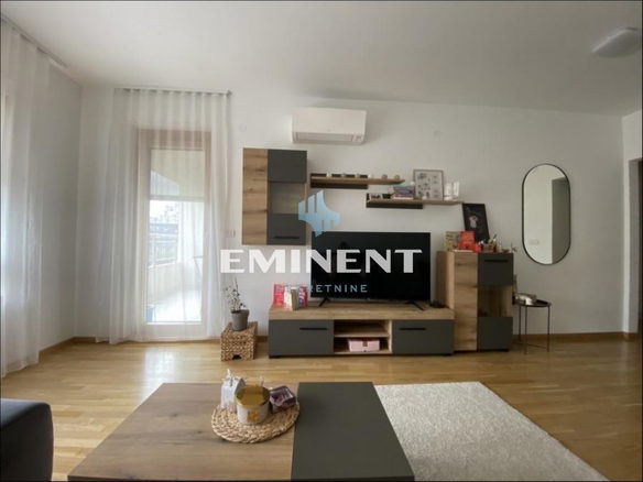 Stan Izdavanje Beograd Blok 45 57 m2