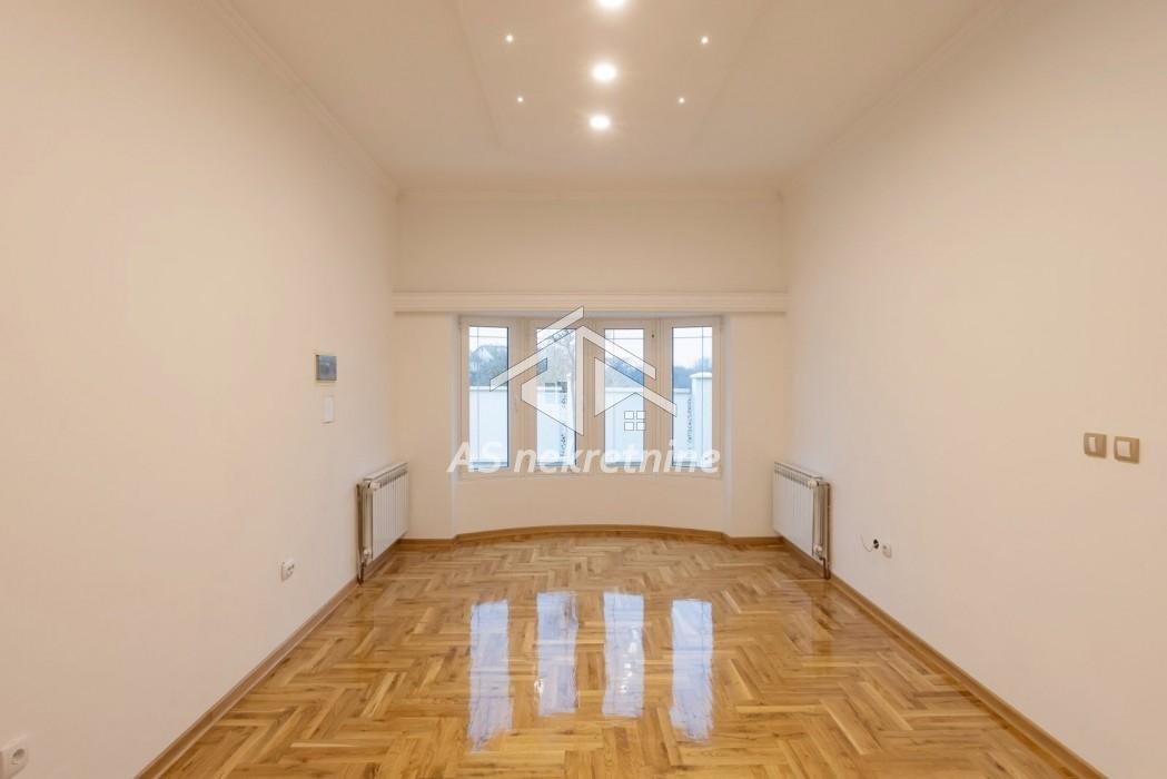Kuća za izdavanje, Jajinci, Beograd, 417m², 3.000 €/mes