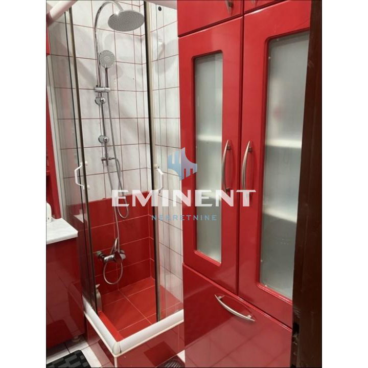Trosoban stan za izdavanje, Blok 21, Beograd, 70m², 1.200 €/mes