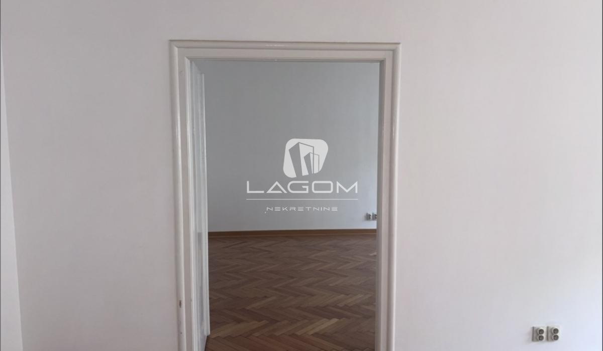 Stan Izdavanje Beograd Knez Mihailova 89 m2