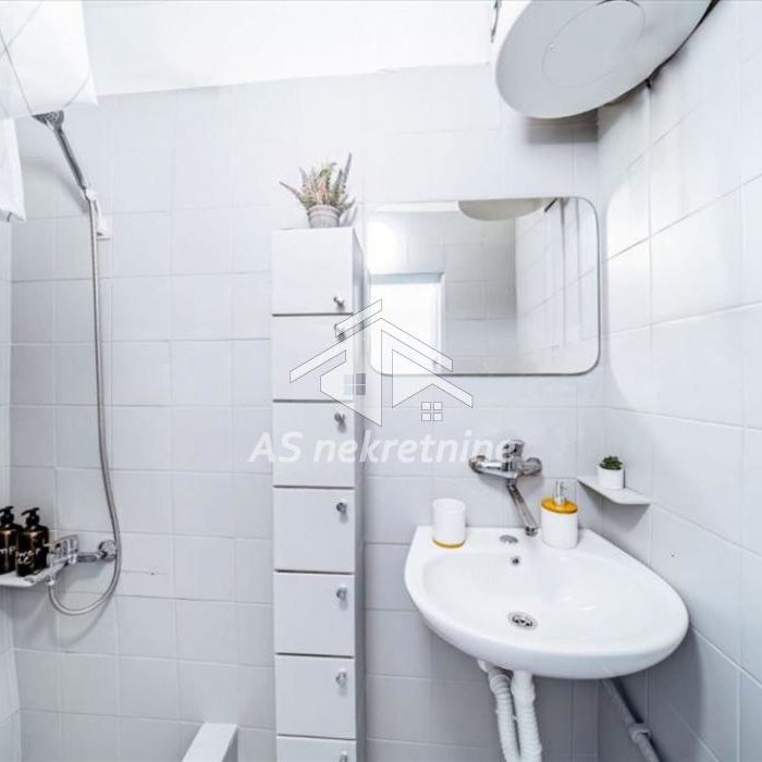 Trosoban stan za izdavanje, Skadarlija, Beograd, 50m², 850 €/mes