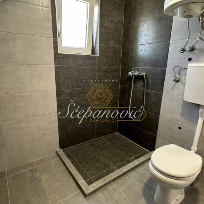 Trosoban stan na prodaju, Bulevar Patrijarha Pavla, Novi Sad, 60m², 135.000 €