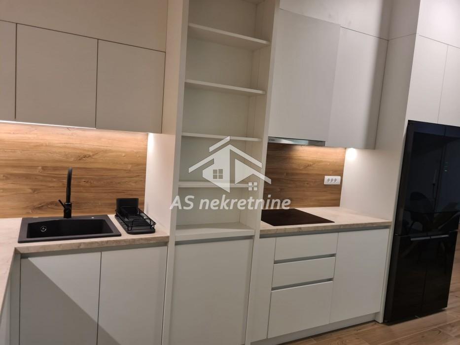 Stan Izdavanje Beograd Dedinje 360 m2