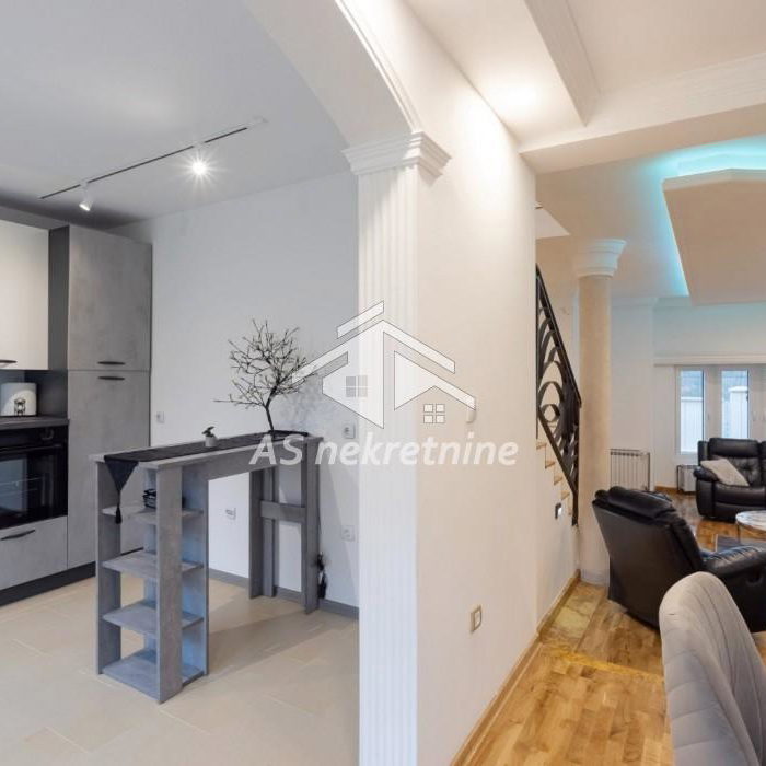 Kuća Izdavanje Beograd Jajinci 417 m2