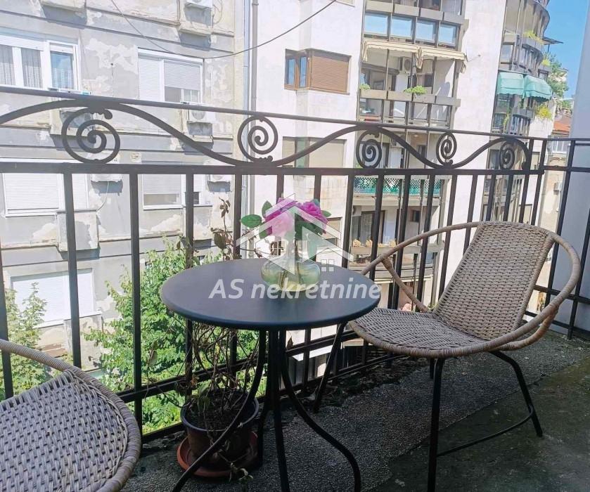 Četvorosoban stan za izdavanje, Terazije, Beograd, 120m², 900 €/mes