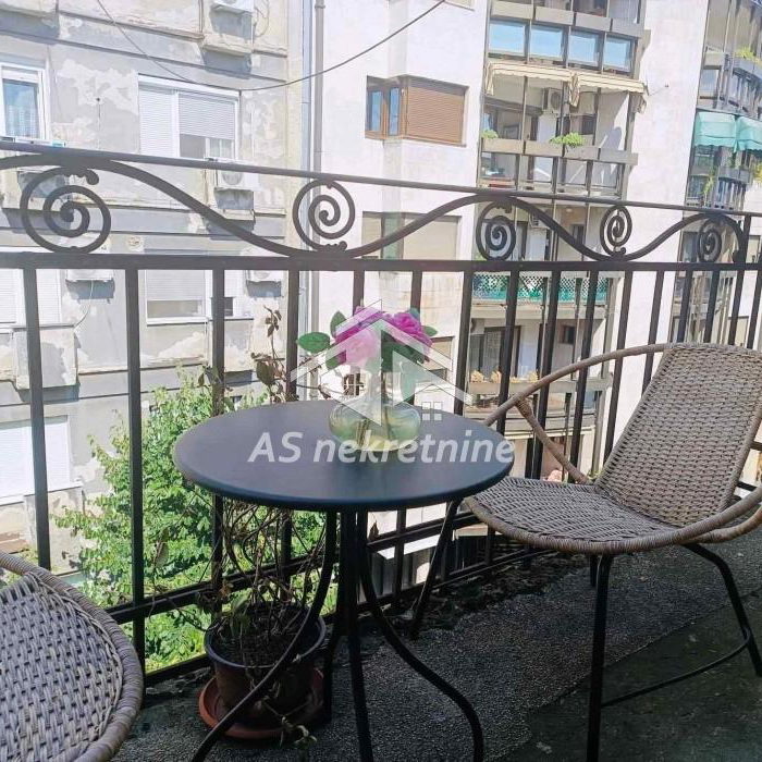 Četvorosoban stan za izdavanje, Terazije, Beograd, 120m², 900 €/mes