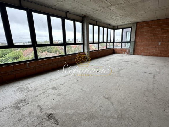 Lokal Prodaja Novi Sad  424 m2