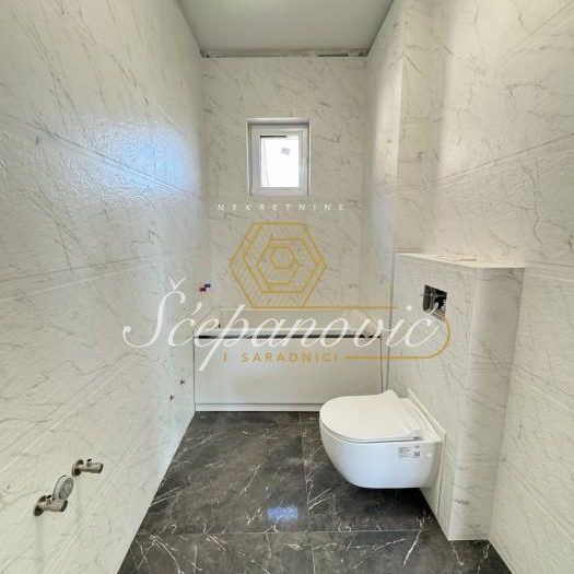 Kuća na prodaju, Sremska Kamenica, Novi Sad, 226m², 390.000 €