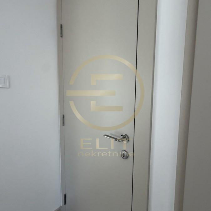 Četvorosoban stan na prodaju, Salajka, Novi Sad, 81m², 285.000 €
