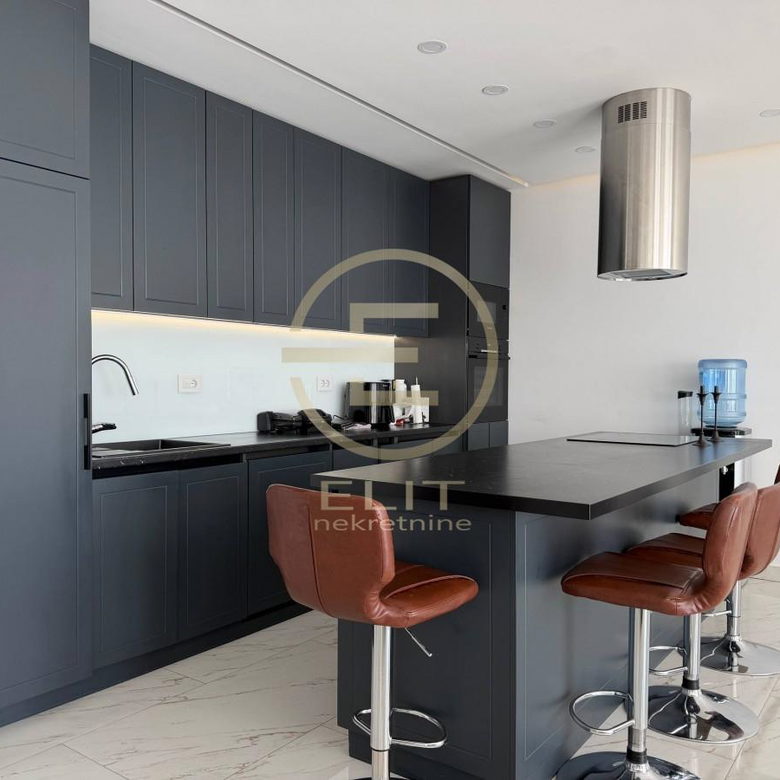 Kuća na prodaju, Sremska Kamenica, Novi Sad, 173m²