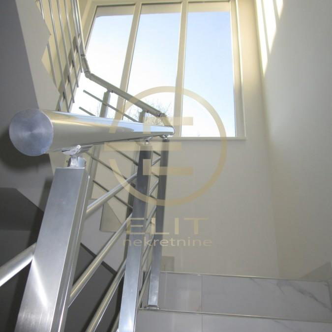 Kuća na prodaju, Alibegovac, Novi Sad, 212m², 450.000 €