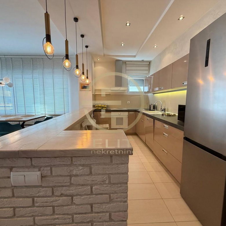 Trosoban stan na prodaju, Liman, Novi Sad, 105m², 430.000 €