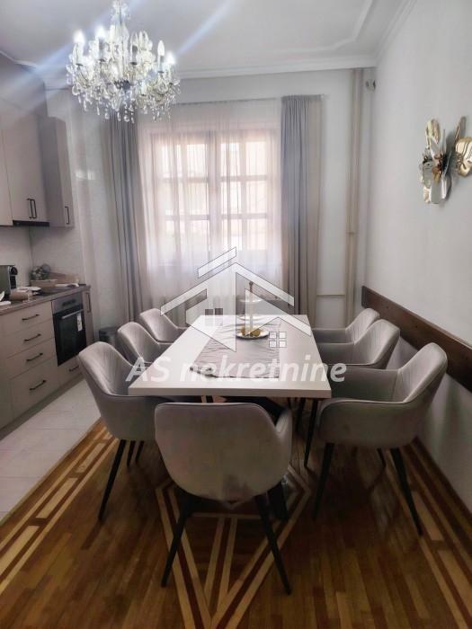 Četvorosoban stan za izdavanje, Bulbulder, Beograd, 120m², 1.250 €/mes