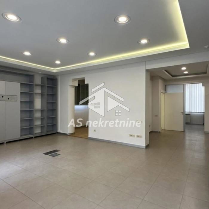 Stan Izdavanje Beograd Kalenić Pijaca 223 m2