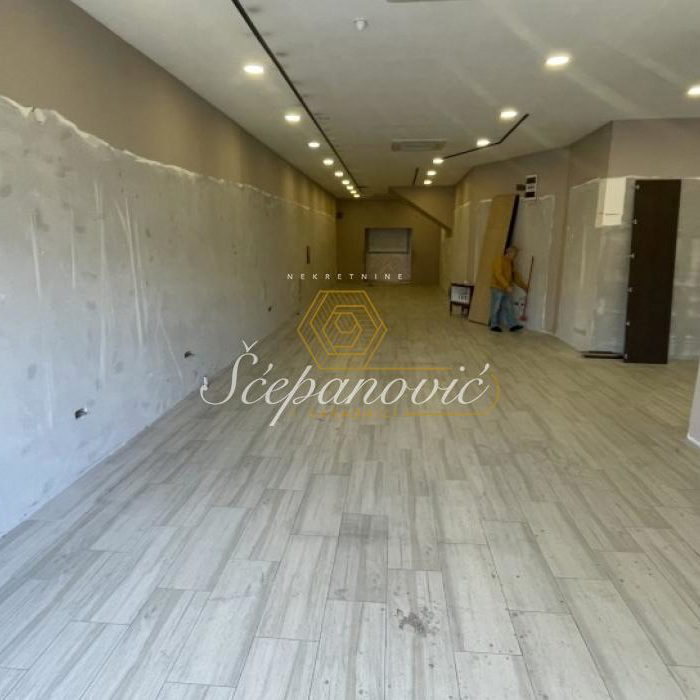 Lokal Izdavanje Novi Sad  150 m2