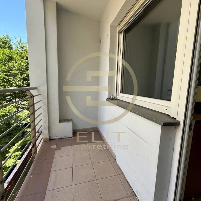 Lokal za izdavanje, Centar, Novi Sad, 254m², 2.000 €/mes