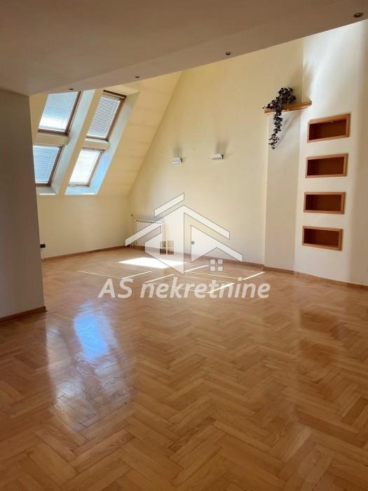 Stan Izdavanje Beograd Kalenić Pijaca 207 m2