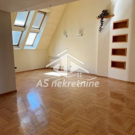 Stan Izdavanje Beograd Kalenić Pijaca 207 m2