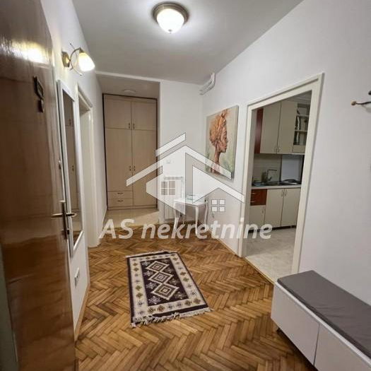 Stan Izdavanje Beograd Kalenić Pijaca 67 m2