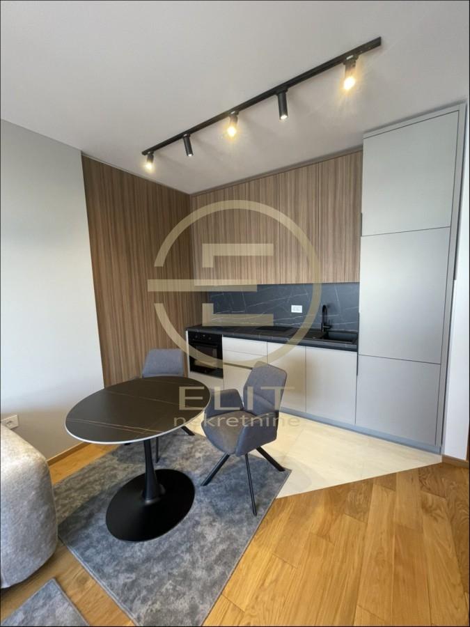 Stan Izdavanje Novi Sad  40 m2
