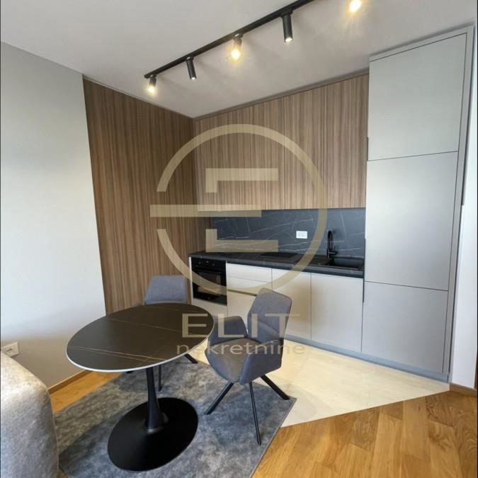 Stan Izdavanje Novi Sad  40 m2