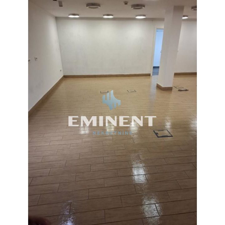 Lokal Izdavanje Pančevo  130 m2