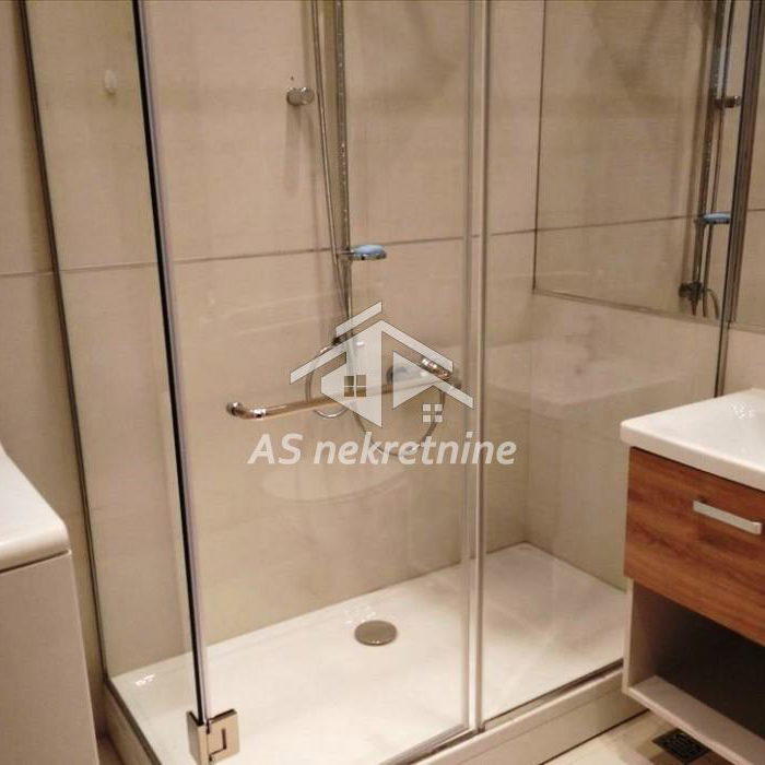 Trosoban stan za izdavanje, London, Beograd, 100m², 1.750 €/mes