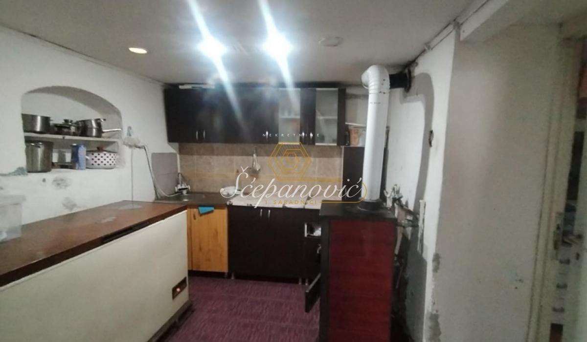 prodaja-stanova-EIqlpzf7dn Kuća na prodaju, Feketić, Mali Iđoš, 139m², 38.000 €