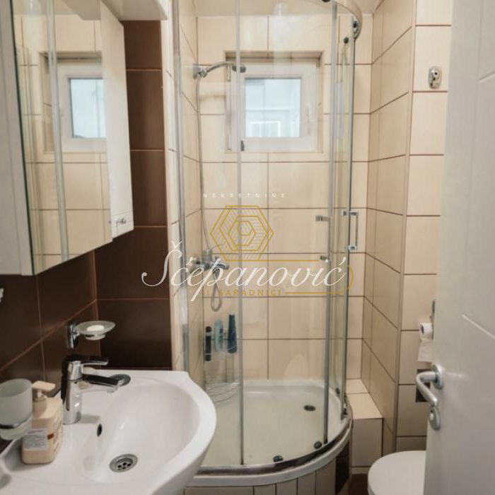 Stan Izdavanje Novi Sad  27 m2