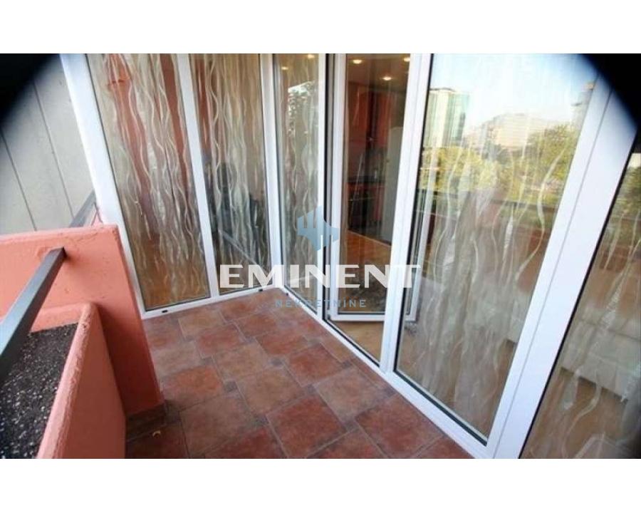 Trosoban stan za izdavanje, Blok 22, Beograd, 80m², 2. sprat, 1.000 €/mes