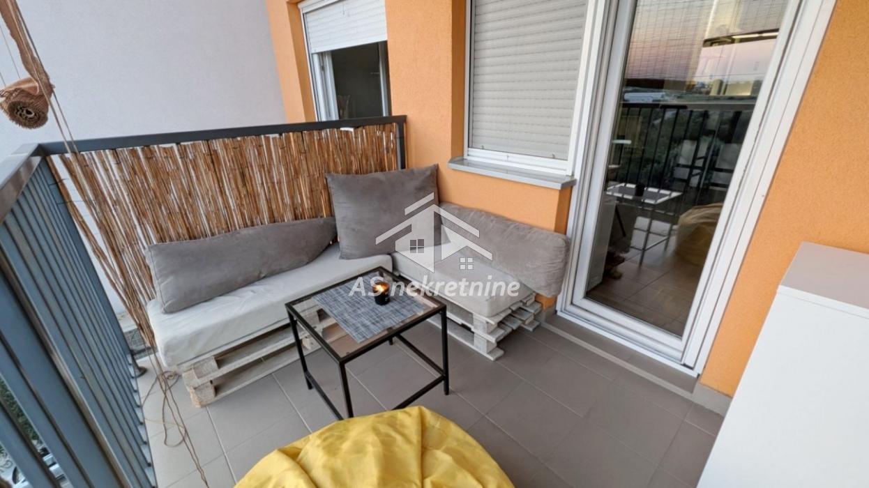 Trosoban stan za izdavanje, Blok 72, Beograd, 71m², 950 €/mes