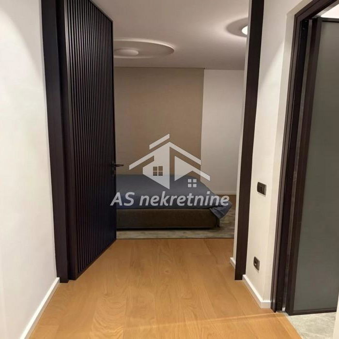 Stan Izdavanje Beograd Hram Svetog Save 87 m2