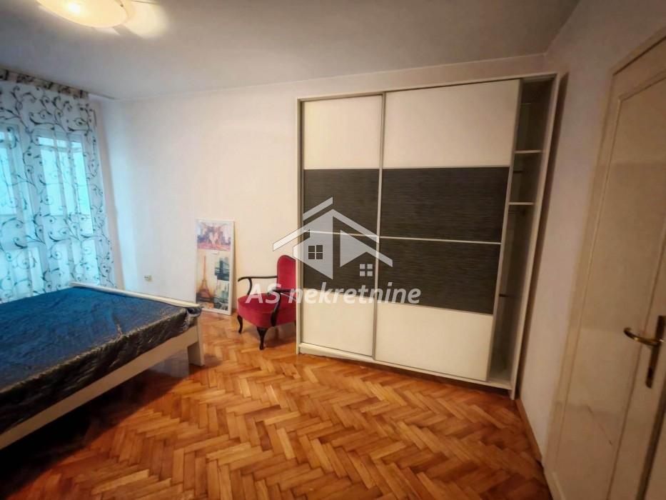 prodaja-stanova-NyOPaVJWTe Trosoban stan za izdavanje, Kalenić Pijaca, Beograd, 73m², 950 €/mes