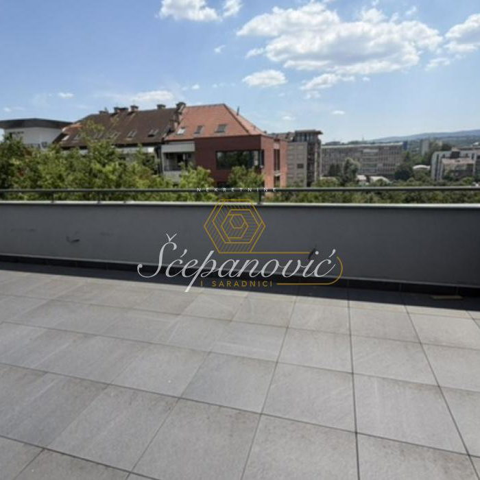 Trosoban stan za izdavanje, Centar, Novi Sad, 73m², 900 €/mes