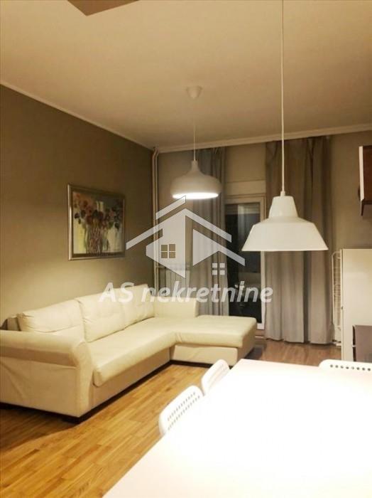 Stan Izdavanje Beograd Kalenić Pijaca 50 m2