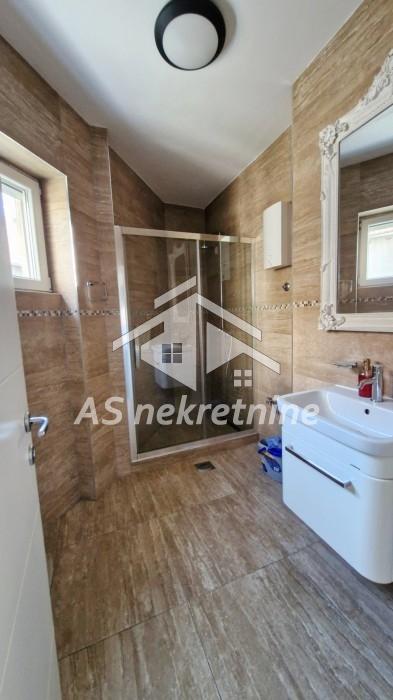 prodaja-stanova-RkZxLLmLI0 Lokal za izdavanje, Kalenić Pijaca, Beograd, 72m², 950 €/mes