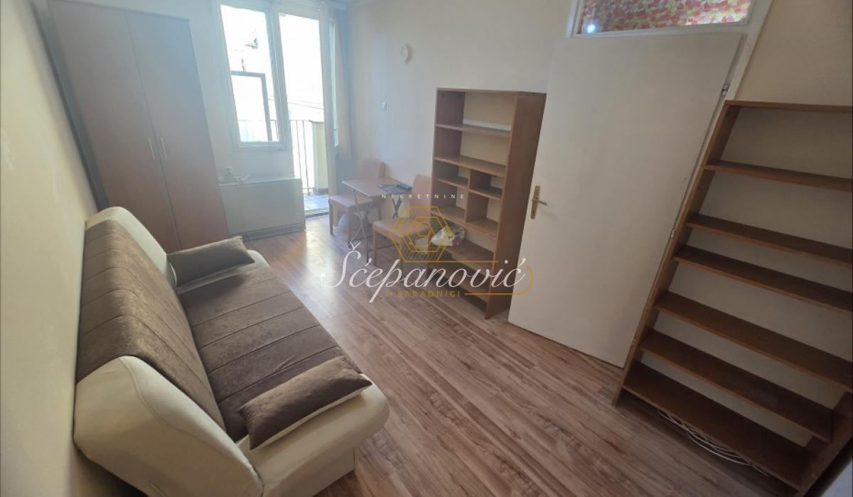 Jednosoban stan na prodaju, Grbavica, Novi Sad, 22m², 5. sprat, 63.900 €