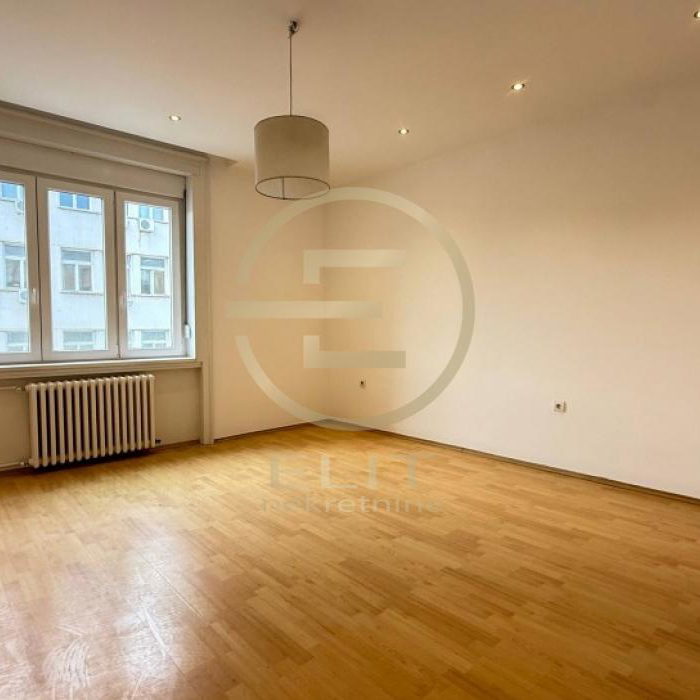 Četvorosoban stan na prodaju, Centar, Novi Sad, 112m², 295.000 €