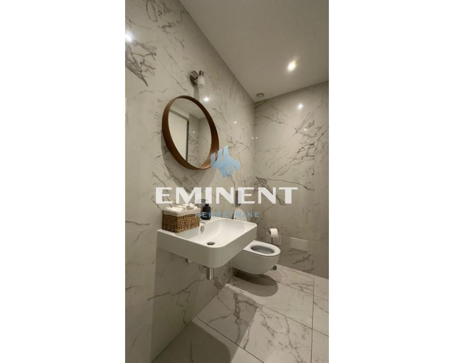 Četvorosoban stan na prodaju, Blok 65, Beograd, 123m², 650.000 €
