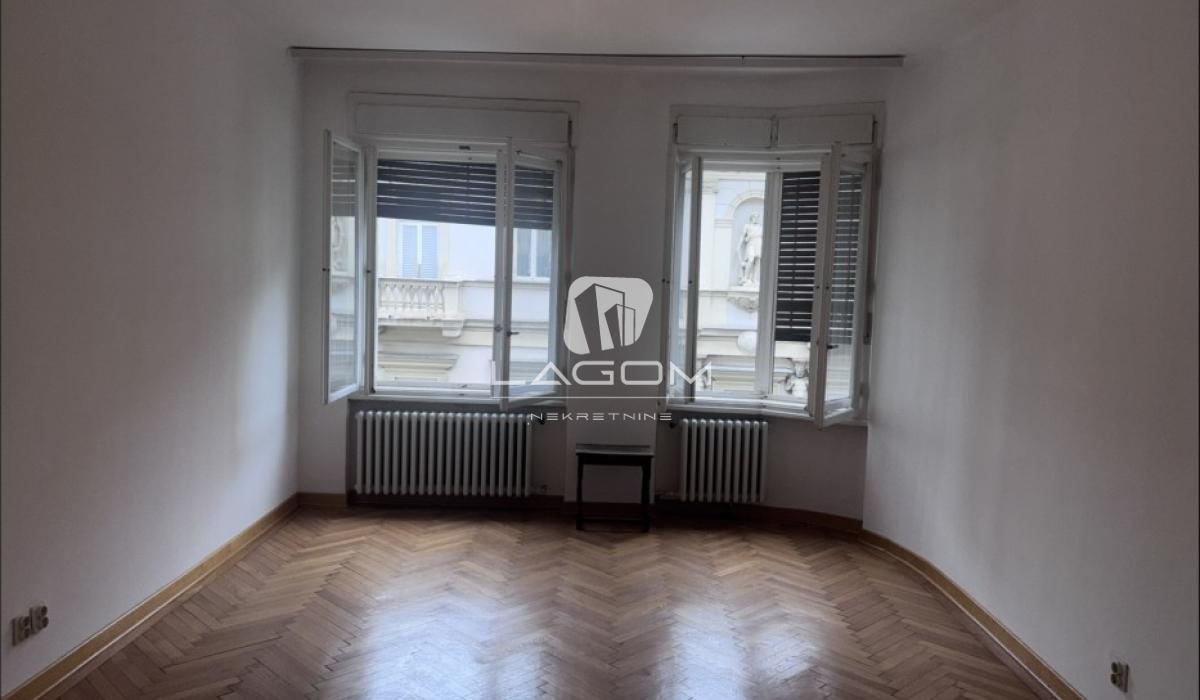 Trosoban stan za izdavanje, Knez Mihailova, Beograd, 89m², 1.400 €/mes