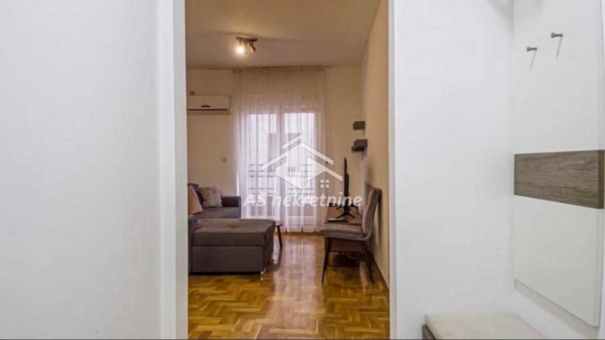 prodaja-stanova-WxwQ5CNCrI Stan Izdavanje Beograd Vukov Spomenik 42 m2