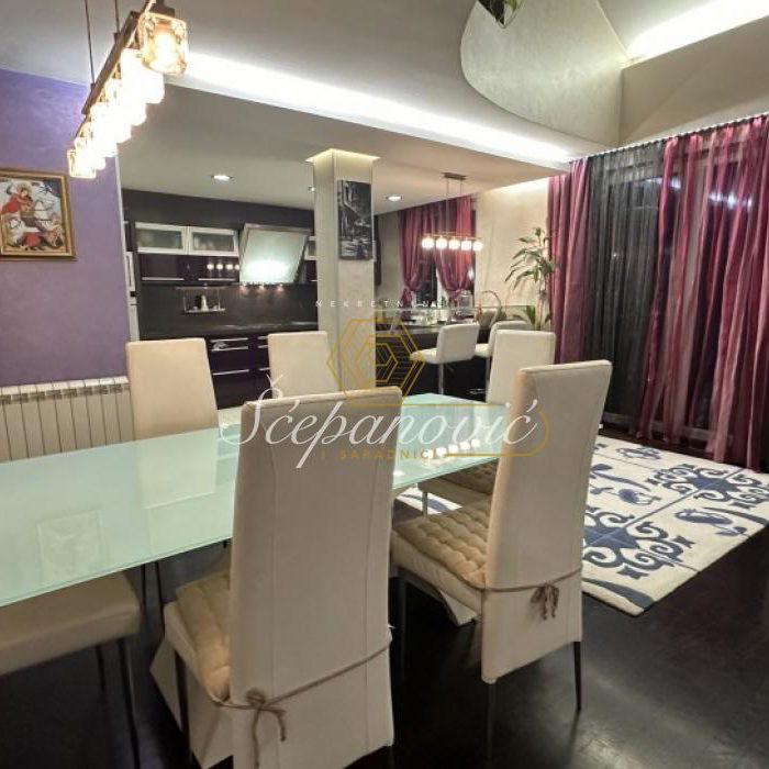 Stan Izdavanje Novi Sad  310 m2