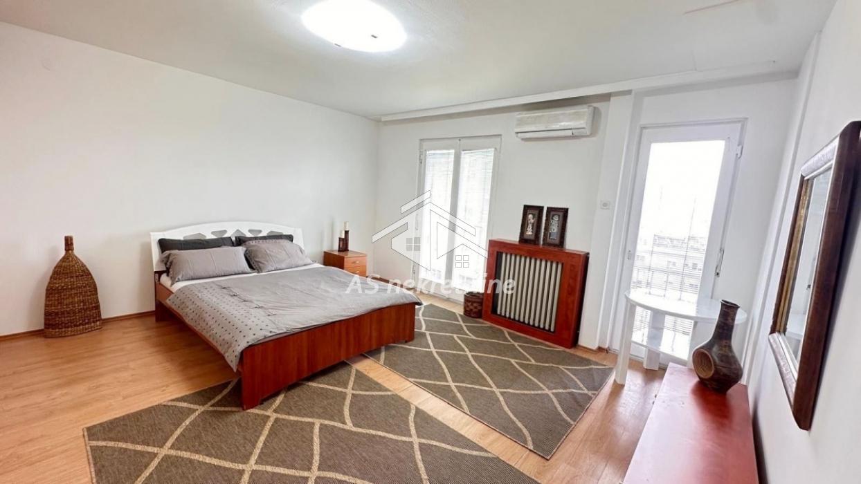 Trosoban stan na prodaju, Blok 61, Beograd, 160m², 300.000 €