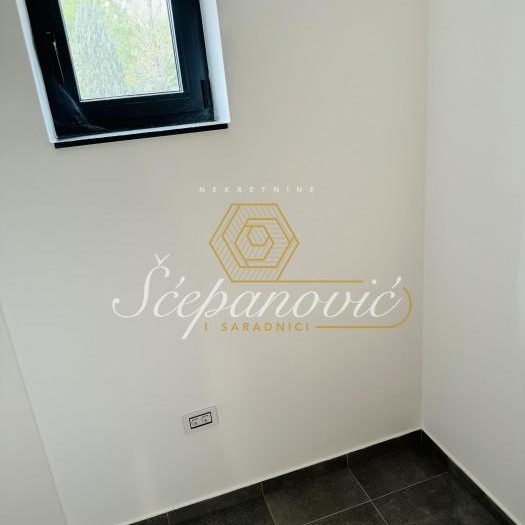Petosoban stan za izdavanje, Popovica, Novi Sad, 181m², 2.500 €/mes