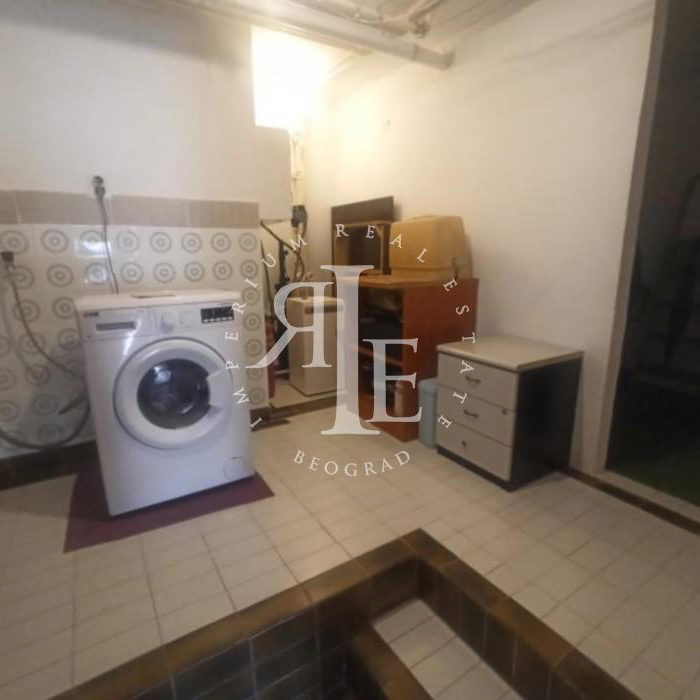 Kuća Prodaja Beograd Mala Moštanica 300 m2