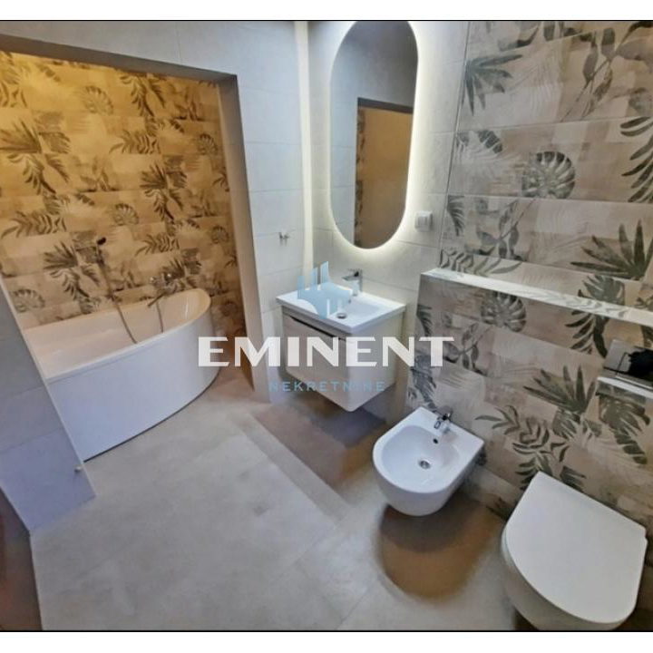 Petosoban stan za izdavanje, Hram Svetog Save, Beograd, 172m², 2.000 €/mes