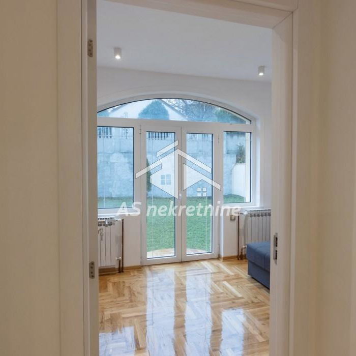 Kuća za izdavanje, Jajinci, Beograd, 417m², 3.000 €/mes