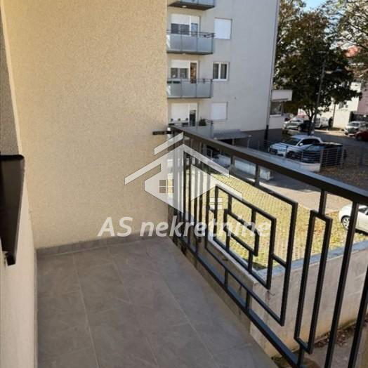 Trosoban stan na prodaju, Cara Dušana, Beograd, 71m², 211.500 €