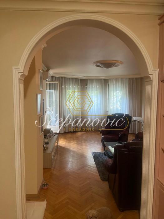 Trosoban stan na prodaju, Grbavica, Novi Sad, 91m², 240.000 €